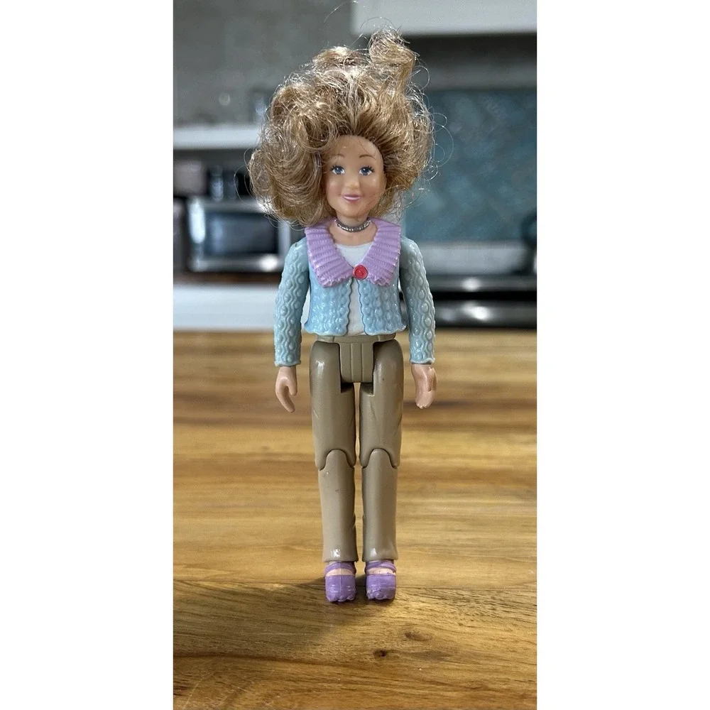 Fisher Price Loving Family Dollhouse Grandma Grandmother 2011 Grey‎ Hair Rare